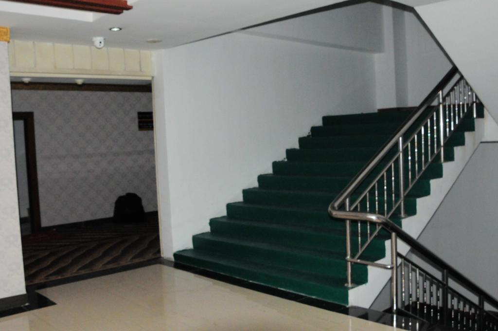 Super 8 Hotel Guangzhou Baiyun Airport Subway Station Inn 广州 外观 照片