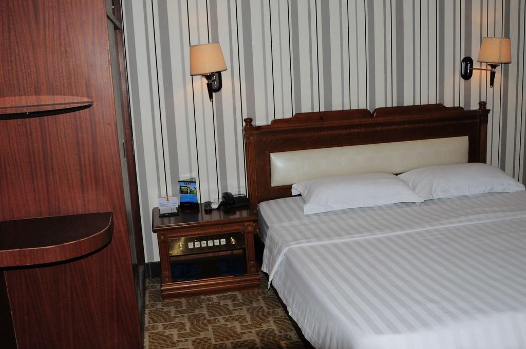 Super 8 Hotel Guangzhou Baiyun Airport Subway Station Inn 广州 外观 照片
