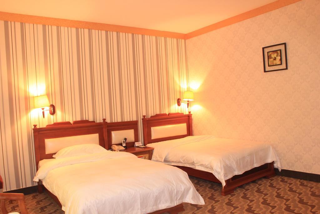 Super 8 Hotel Guangzhou Baiyun Airport Subway Station Inn 广州 外观 照片