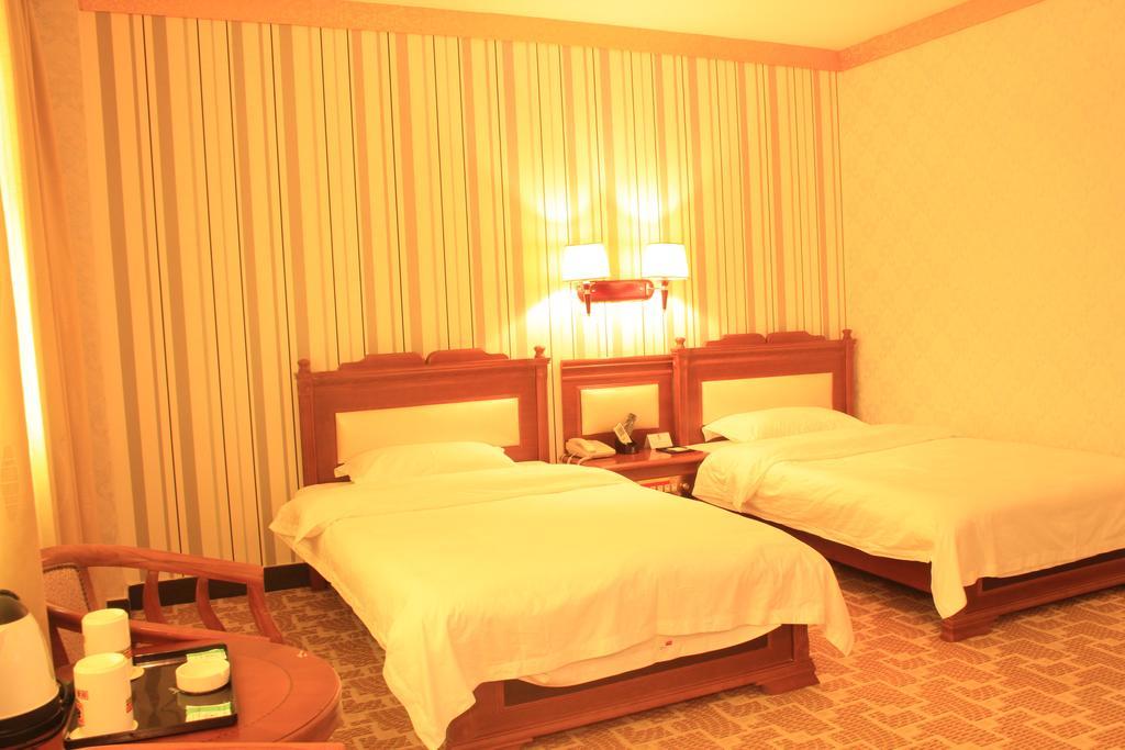 Super 8 Hotel Guangzhou Baiyun Airport Subway Station Inn 广州 外观 照片