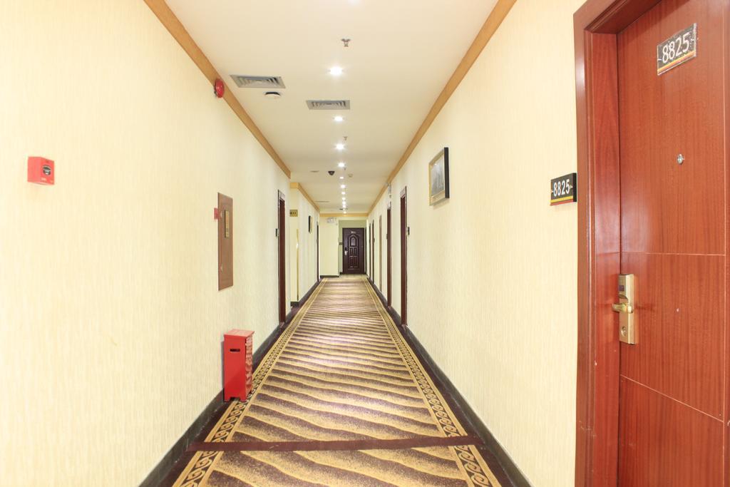 Super 8 Hotel Guangzhou Baiyun Airport Subway Station Inn 广州 外观 照片