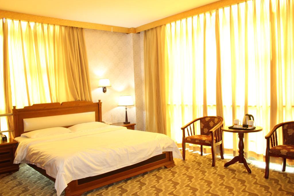 Super 8 Hotel Guangzhou Baiyun Airport Subway Station Inn 广州 外观 照片
