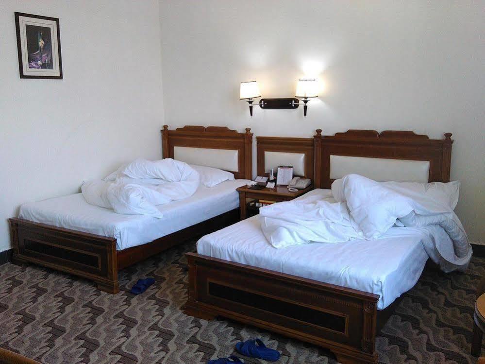 Super 8 Hotel Guangzhou Baiyun Airport Subway Station Inn 广州 外观 照片