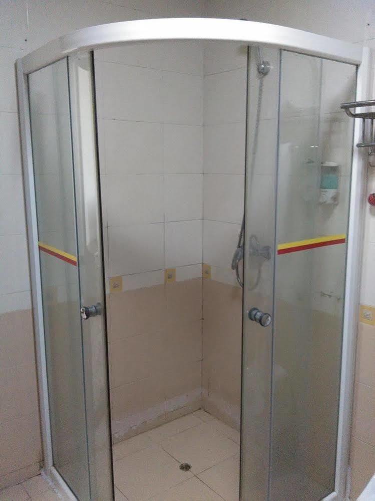 Super 8 Hotel Guangzhou Baiyun Airport Subway Station Inn 广州 外观 照片